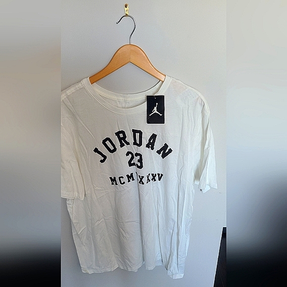 NEW White Jordan T-Shirt - Picture 1 of 4